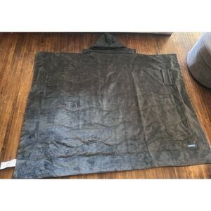 Below Zero Blanket Hooded Poncho Great For Camping Hiking Outer Is Waterproof